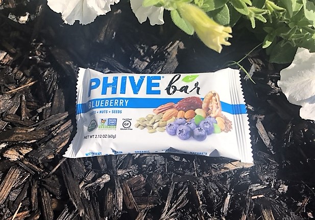 Yogi Surprise July 2017 Phive Bar Snack Blueberry Review